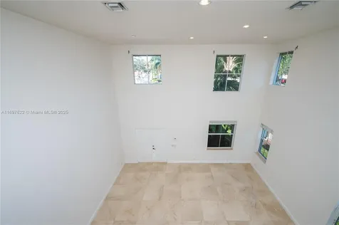 946 Greenwood Road Weston FL 33327