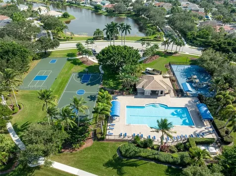 946 Greenwood Road Weston FL 33327