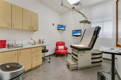 6705 Red Road Coral Gables FL 33143
