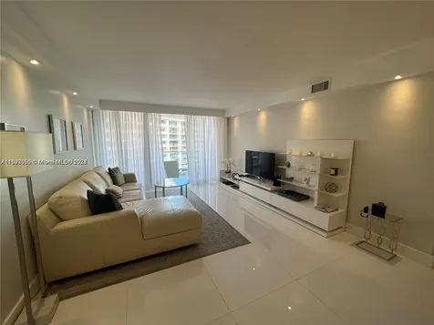 5161 Collins Avenue Miami Beach FL 33140