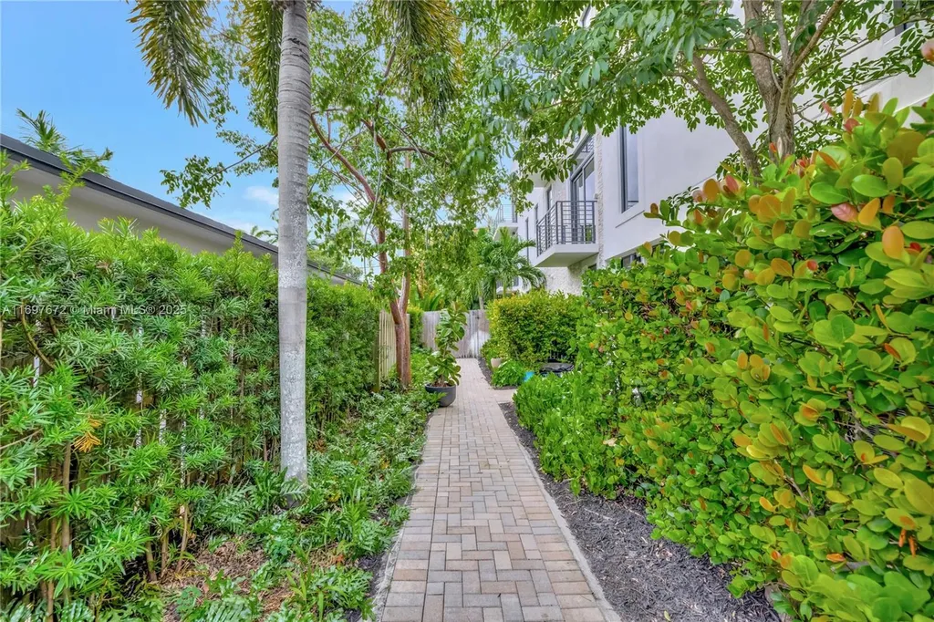 909 NE 16th Terrace Fort Lauderdale FL 33304