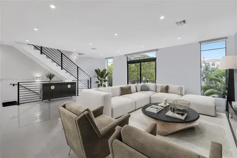 909 NE 16th Terrace Fort Lauderdale FL 33304