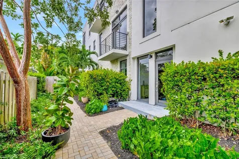 909 NE 16th Terrace Fort Lauderdale FL 33304