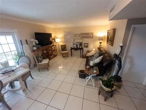 943 SW 135th Court Miami FL 33184