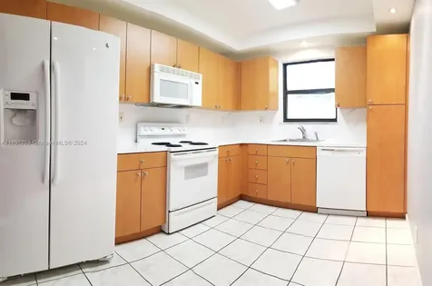 1900 Diana Drive Hallandale Beach FL 33009