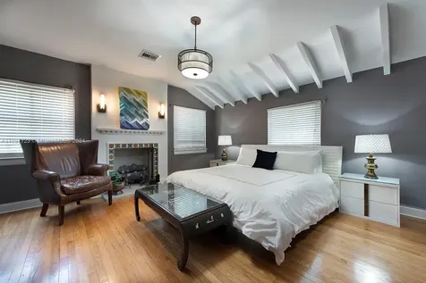 4745 Pine Tree Drive Miami Beach FL 33140