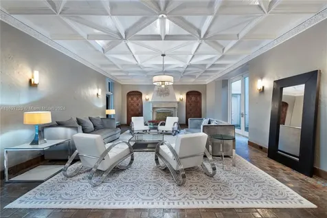 4745 Pine Tree Drive Miami Beach FL 33140