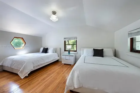 4745 Pine Tree Drive Miami Beach FL 33140