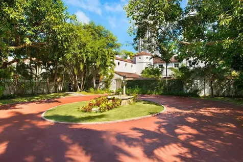 4745 Pine Tree Drive Miami Beach FL 33140