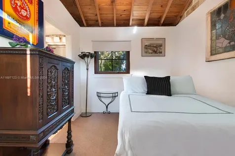 4745 Pine Tree Drive Miami Beach FL 33140