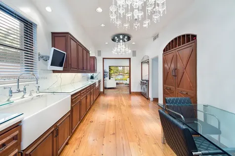 4745 Pine Tree Drive Miami Beach FL 33140
