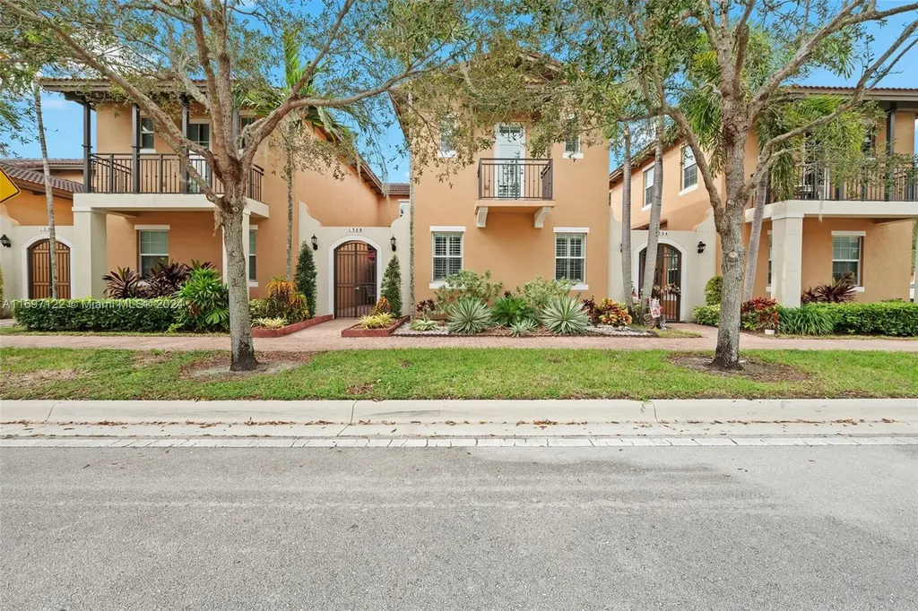 1308 SW 147th Avenue Pembroke Pines FL 33027