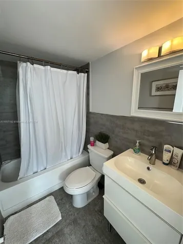 5313 Collins Avenue Miami Beach FL 33140