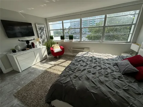 5313 Collins Avenue Miami Beach FL 33140