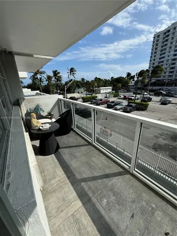 5313 Collins Avenue Miami Beach FL 33140