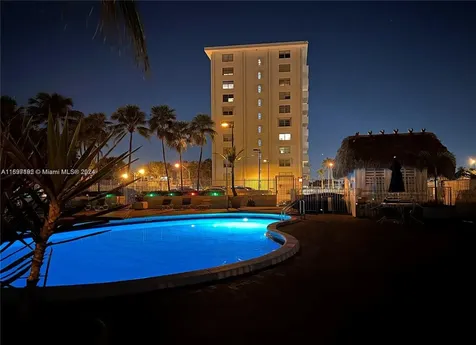 5313 Collins Avenue Miami Beach FL 33140