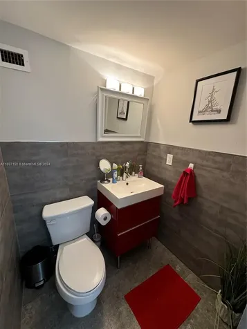 5313 Collins Avenue Miami Beach FL 33140