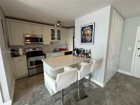 5313 Collins Avenue Miami Beach FL 33140