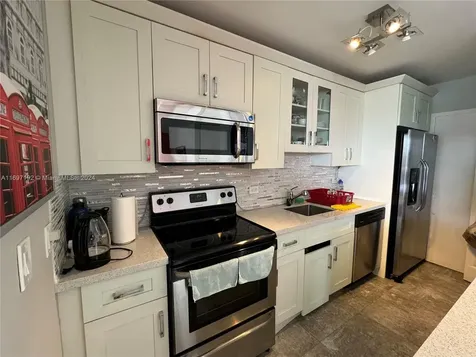 5313 Collins Avenue Miami Beach FL 33140