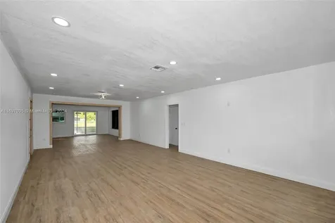 1369 NW 96th Street Miami FL 33147