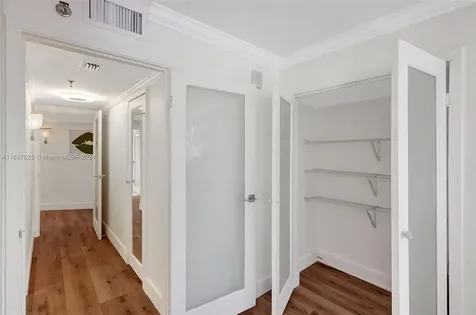 2401 Collins Avenue Miami Beach FL 33140