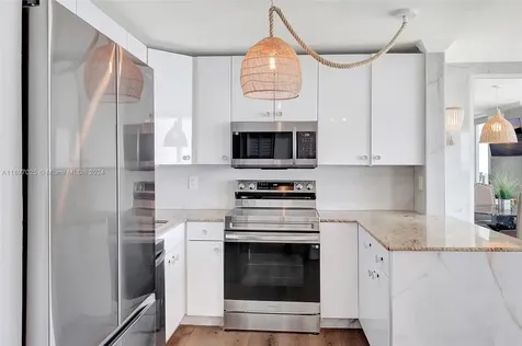 2401 Collins Avenue Miami Beach FL 33140