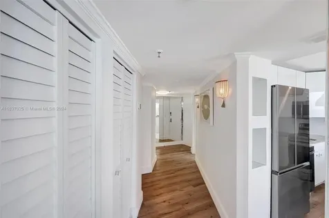 2401 Collins Avenue Miami Beach FL 33140