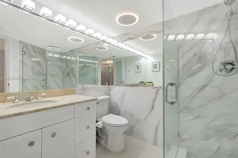 2401 Collins Avenue Miami Beach FL 33140