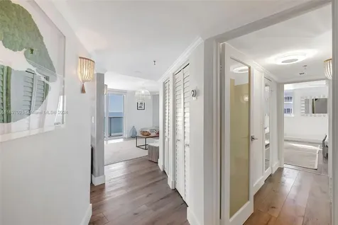 2401 Collins Avenue Miami Beach FL 33140