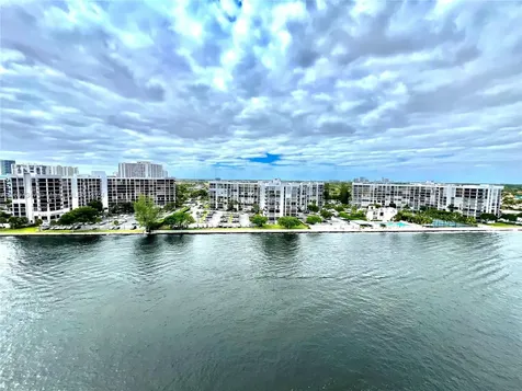 3000 S Ocean Drive Hollywood FL 33019