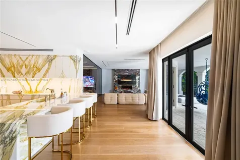 6580 Allison Road Miami Beach FL 33141