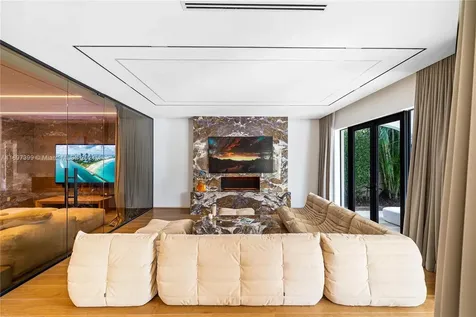 6580 Allison Road Miami Beach FL 33141