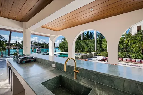 6580 Allison Road Miami Beach FL 33141