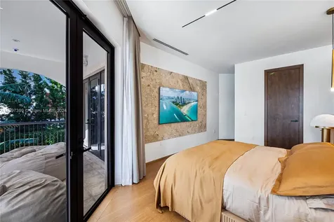 6580 Allison Road Miami Beach FL 33141