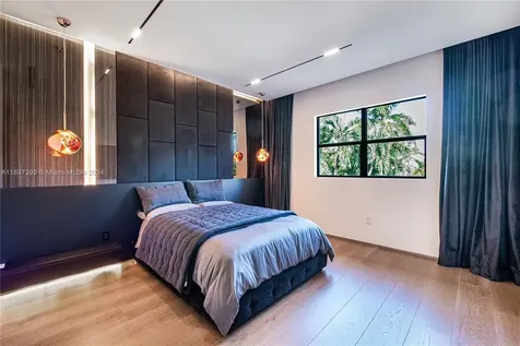 6580 Allison Road Miami Beach FL 33141
