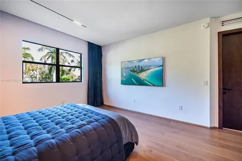 6580 Allison Road Miami Beach FL 33141