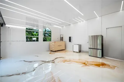 6580 Allison Road Miami Beach FL 33141
