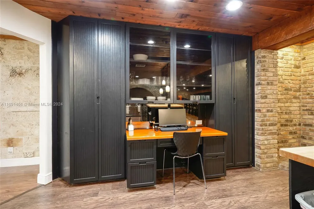 5000 Grant Street Hollywood FL 33021