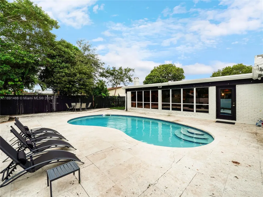 5000 Grant Street Hollywood FL 33021