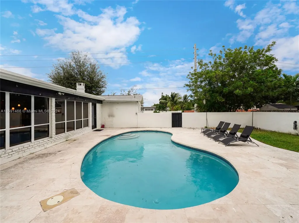 5000 Grant Street Hollywood FL 33021