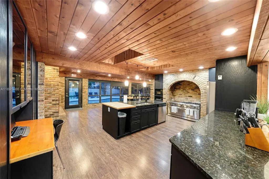 5000 Grant Street Hollywood FL 33021