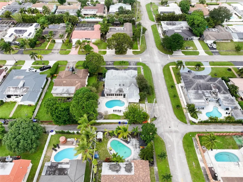 5000 Grant Street Hollywood FL 33021