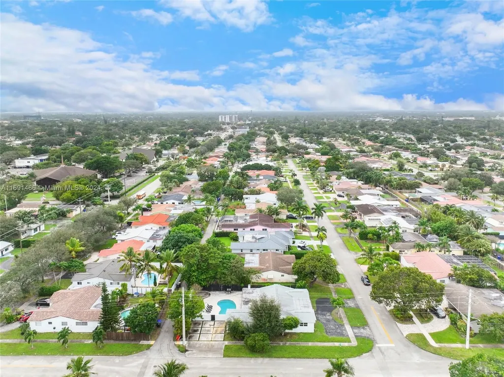 5000 Grant Street Hollywood FL 33021