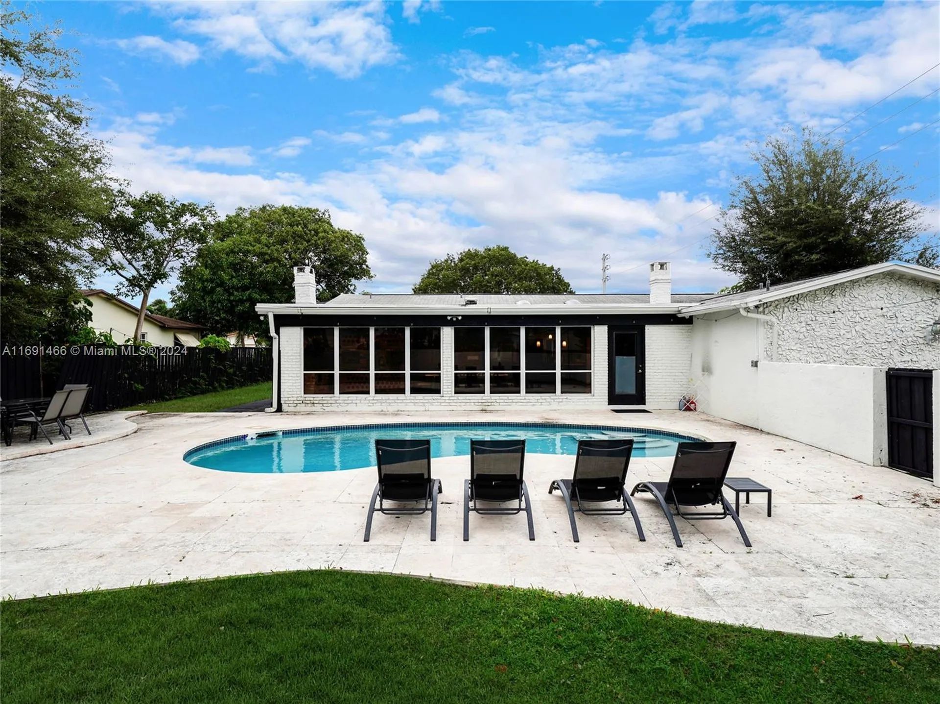 5000 Grant Street Hollywood FL 33021