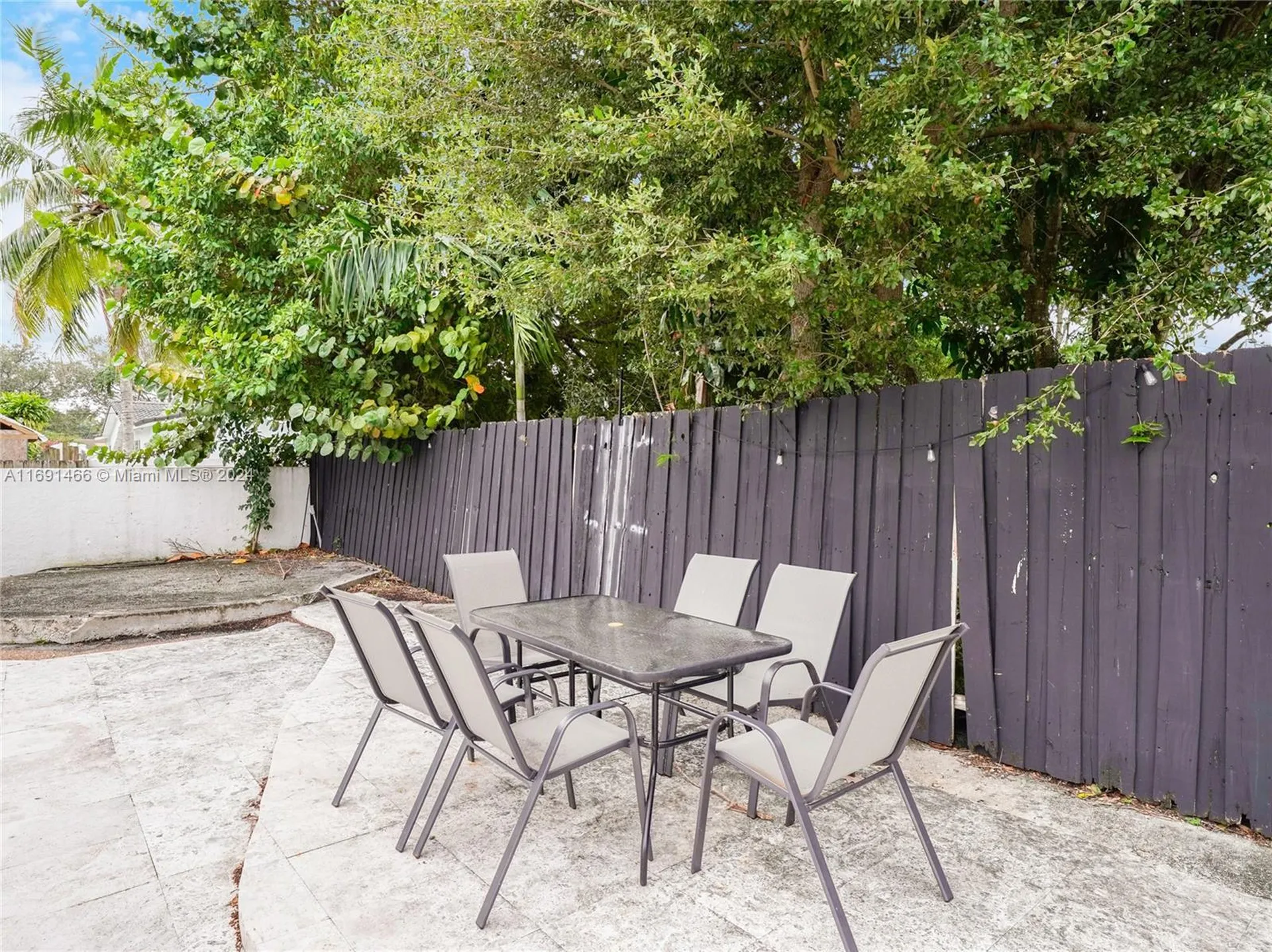 5000 Grant Street Hollywood FL 33021