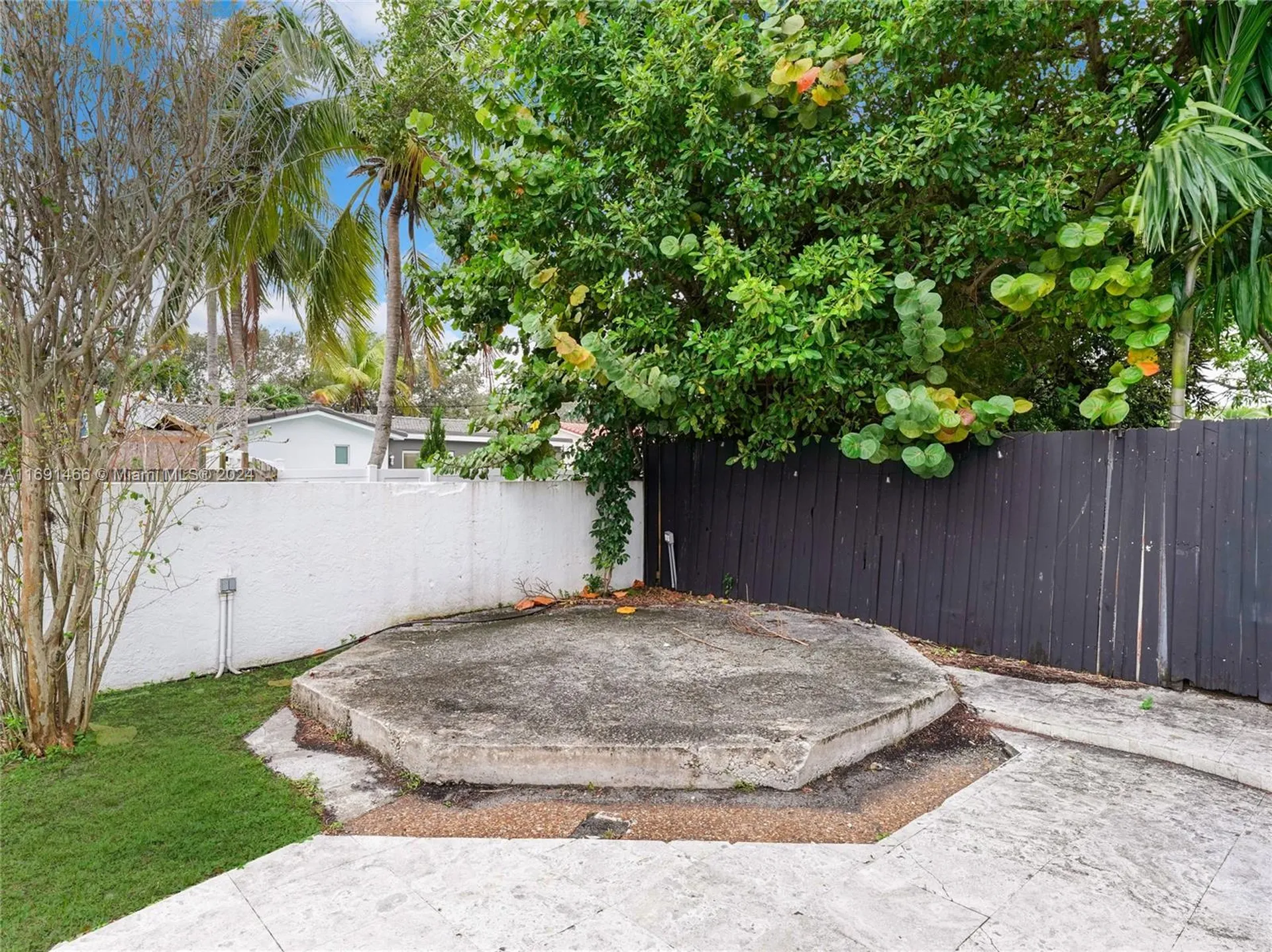 5000 Grant Street Hollywood FL 33021