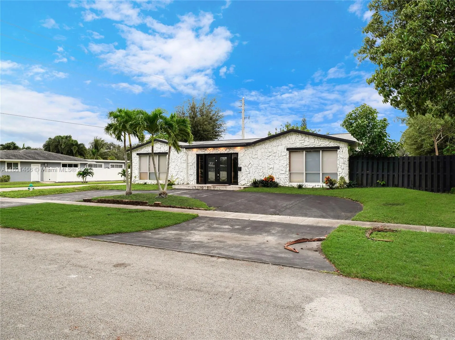 5000 Grant Street Hollywood FL 33021