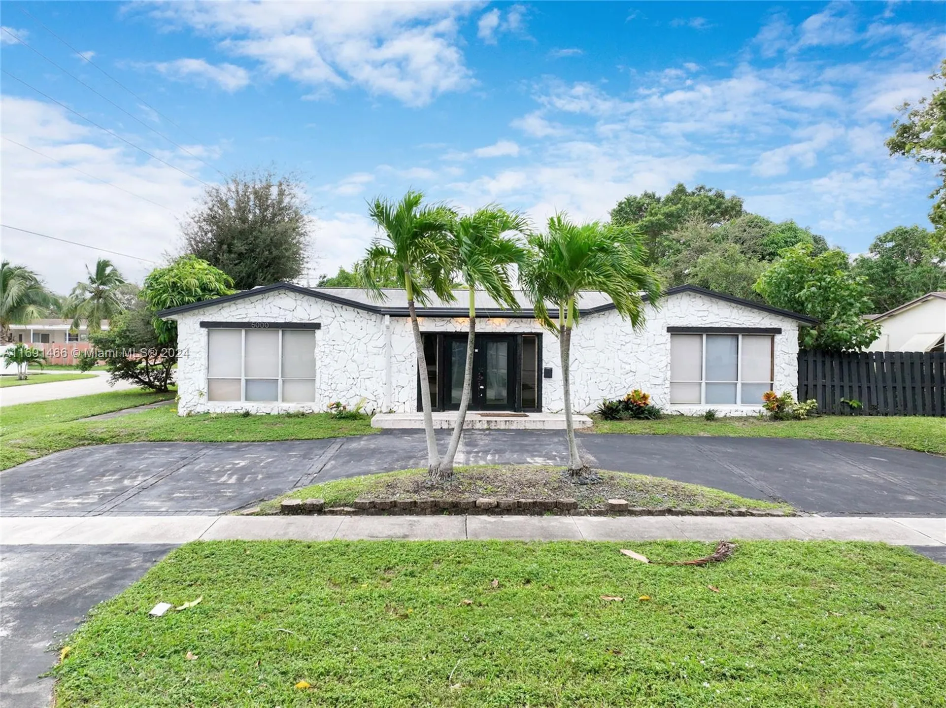 5000 Grant Street Hollywood FL 33021