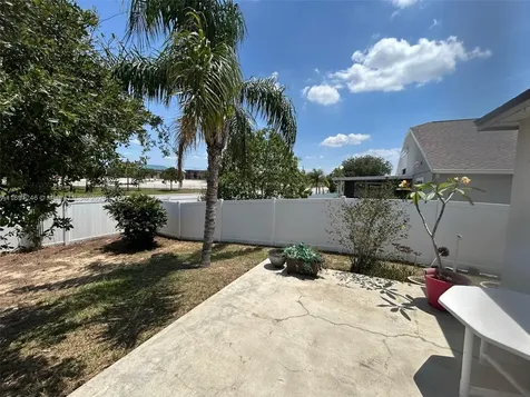 669 Sierra Circle Davenport FL 33837