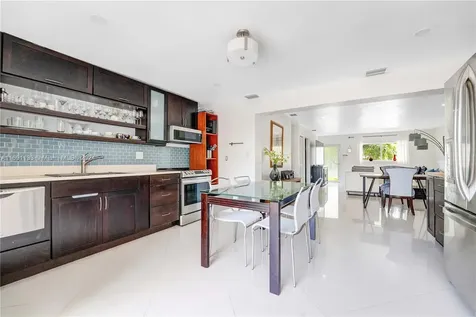 10411 SW 51st Street Miami FL 33165